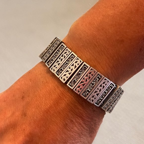 Lois Hill Chunky Open Scroll & Granulated Rectangle Bar Bracelet - Picture 4 of 6